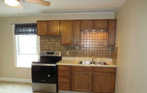 12 Lindell Ave, Leominster, MA 01453
