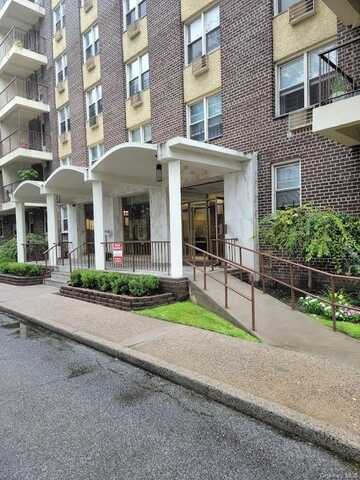14055 34th Avenue, Flushing, NY 11354