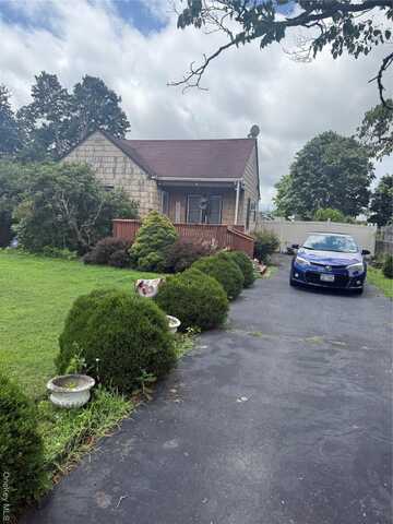 8 Grant Avenue, Brentwood, NY 11717