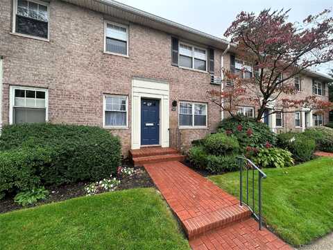 400 Merrick Road, Rockville Centre, NY 11570