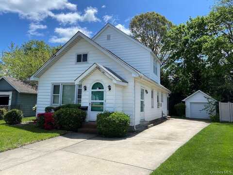 39 Munson, East Rockaway, NY 11518