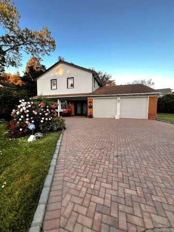 116 Nottingham Road, New Hyde Park, NY 11040
