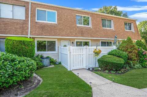 220 Storm Drive, Holtsville, NY 11742