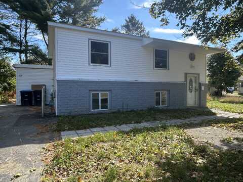 5 Pinewood Street, Orono, ME 04473