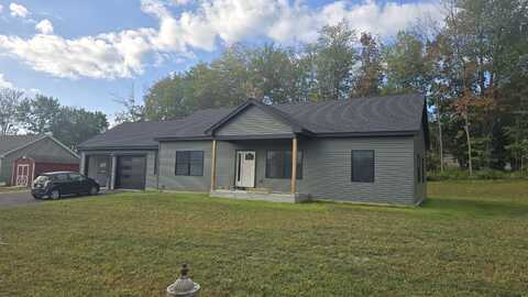 6 Denise Street, Lewiston, ME 04240