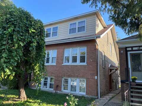 4555 W Wellington Avenue, Chicago, IL 60641