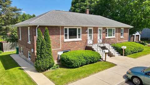 316 N Locust Street, Sycamore, IL 60178