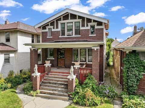 4425 N Sacramento Avenue, Chicago, IL 60625