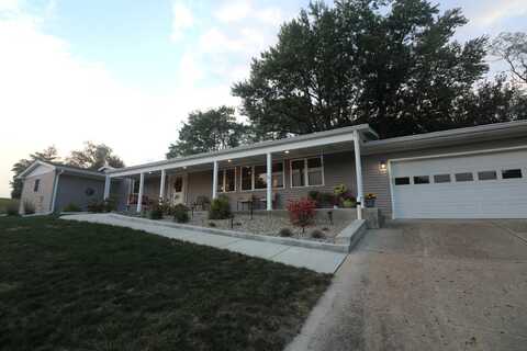 3371 Hilltop Court, Clinton, IL 61727