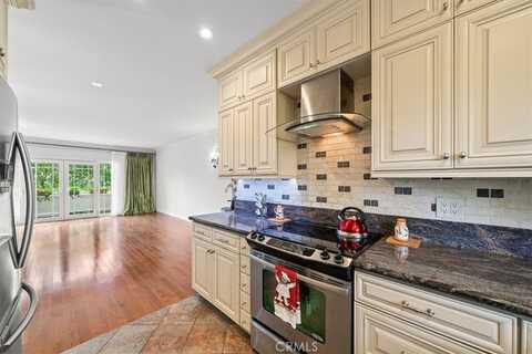 1228 N La Cienega Boulevard, West Hollywood, CA 90069