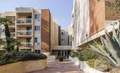 5143 Bakman Avenue, North Hollywood, CA 91601