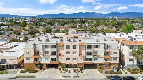 13951 Sherman Way, Van Nuys, CA 91405