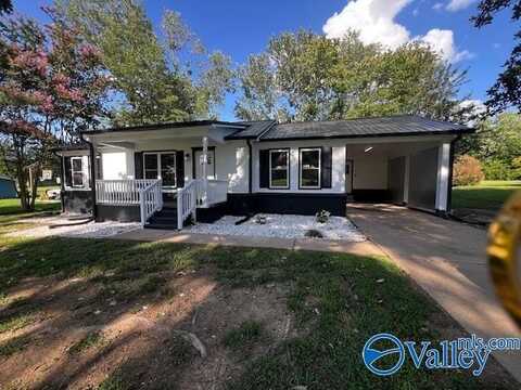 704 7th Street NE, Arab, AL 35016