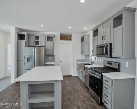 393 E Greenbriar Drive, Williams, AZ 86046