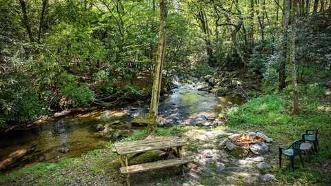 374 Wolf Creek Estates, Mineral Bluff, GA 30559