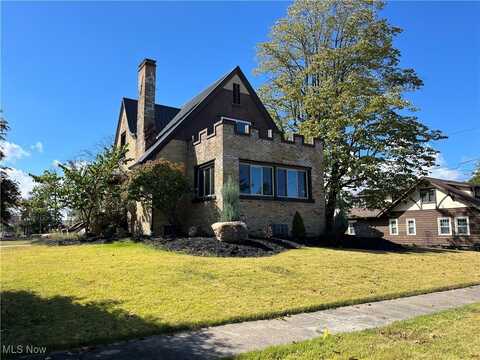 593 Dewey Avenue, Cadiz, OH 43907