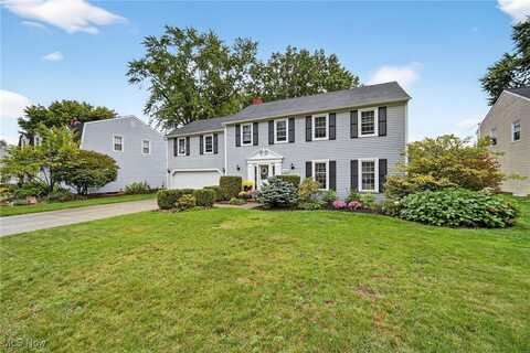3385 Palmer Drive, Rocky River, OH 44116