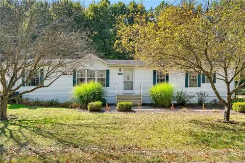 209 Wyngate Drive, Brookfield, OH 44403
