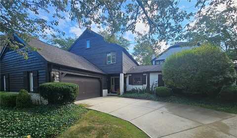 851 Brick Mill Run unit: 10, Westlake, OH 44145