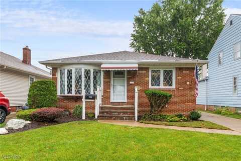 8218 Covington Avenue, Parma, OH 44129