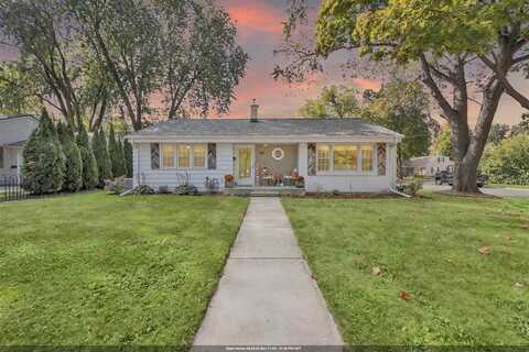 1202 Ridgeway Boulevard, De Pere, WI 54115