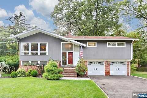 7 Shadow Lane, Montvale, NJ 07645