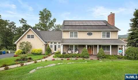 27 Ringwood Lane, West Milford, NJ 07421