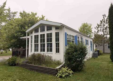 6685 N M-66, Charlevoix, MI 49720