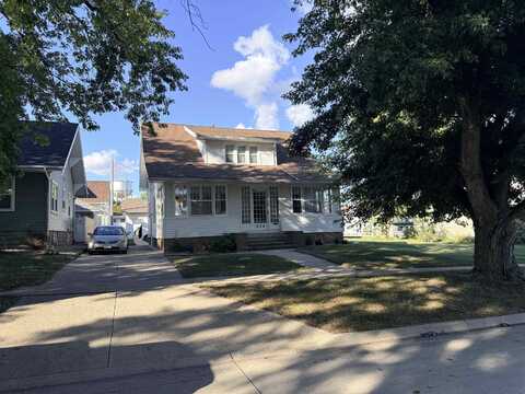 934 W CEDAR ST, Cherokee, IA 51012