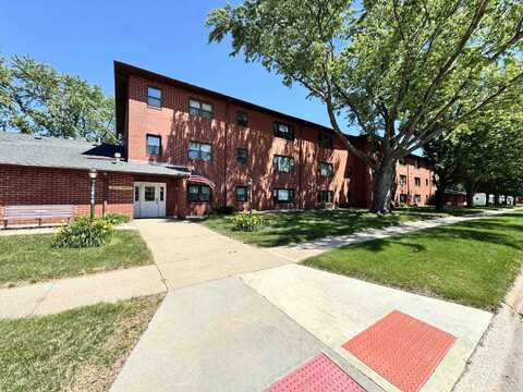 1317 SENECA ST, Storm Lake, IA 50588