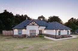 11312 S Churchhill Downs, Perkins, OK 74059