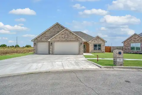2132 Longhorn Trail, Altus, OK 73521