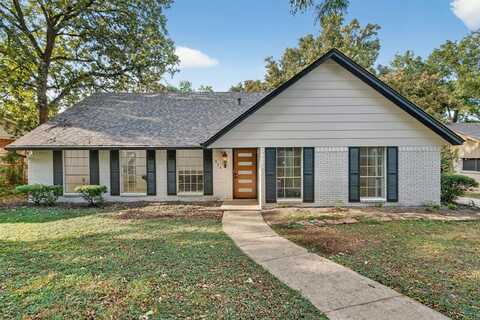 425 Ten Mile Drive, DeSoto, TX 75115