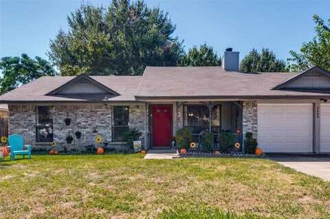 2404 Palo Alto Drive, Arlington, TX 76015