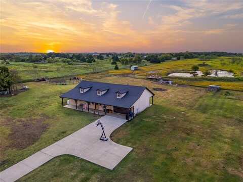 8596 NE County Road 1040, Rice, TX 75155