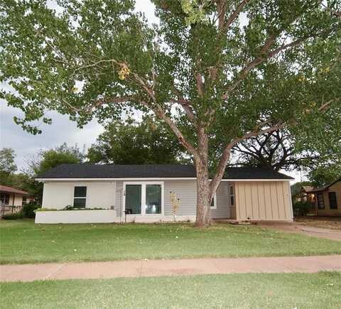 1352 Hillcrest Drive, Graham, TX 76450