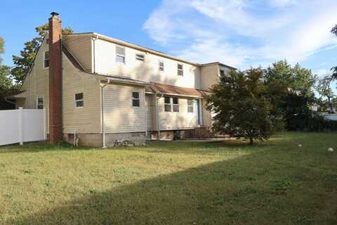 40 Duke St, Deer Park, NY 11729