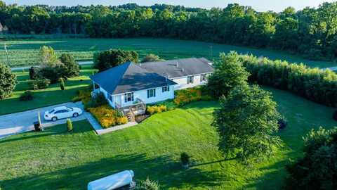 21702 N Fern Lake Rd, Dennison, IL 62423