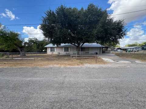 709 N. Leckie, Runge, TX 78151
