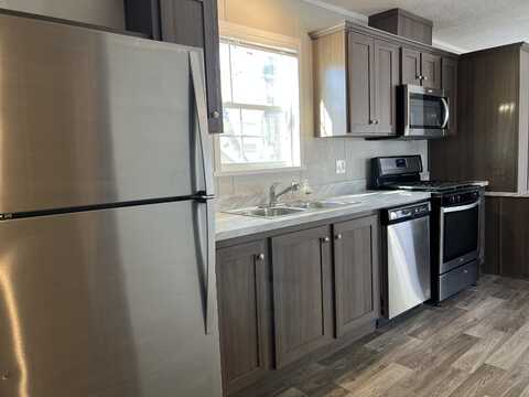 2490 Birch Drive, Kawkawlin, MI 48631