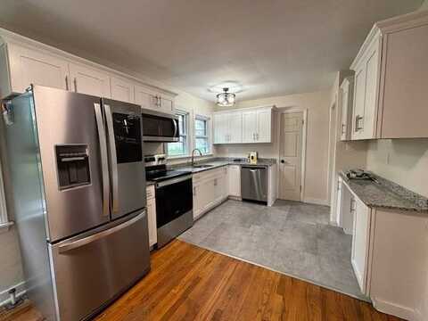 2331 Niskayuna Drive, Niskayuna, NY 12309