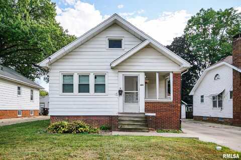 720 W CORRINGTON Avenue, Peoria, IL 61604