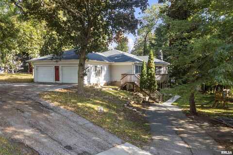 1121 2ND Avenue South, Clinton, IA 52732