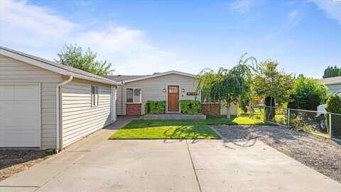 9139 W Arrowhead Ave, Kennewick, WA 99336