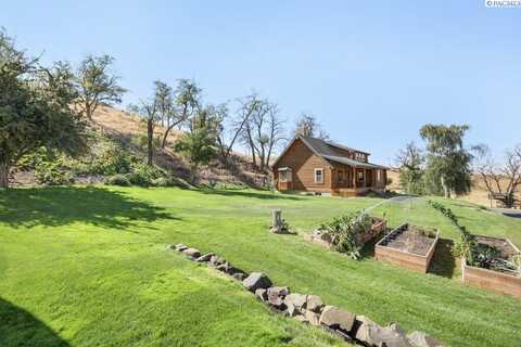 7302 Long Hollow Road, Colfax, WA 99111