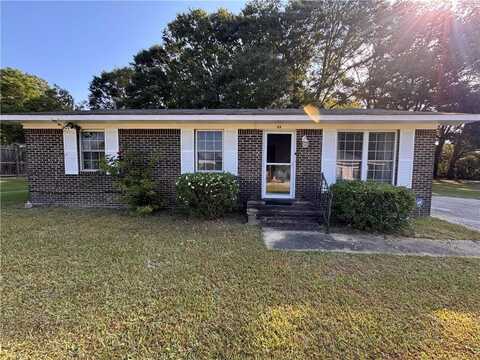 44 W College Street N, Notasulga, AL 36866