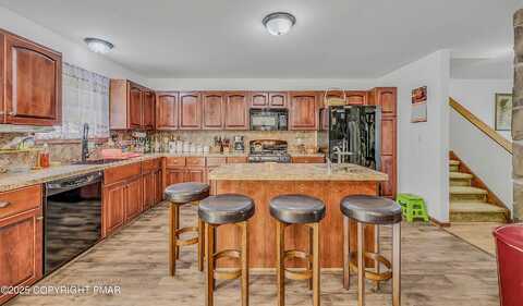 2106 Blueberry Court, Bushkill, PA 18324