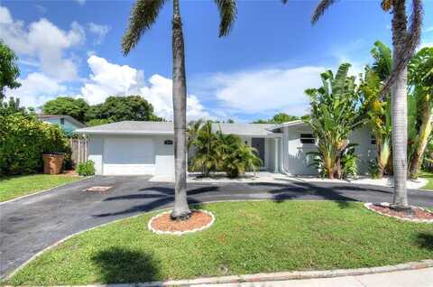 301 SE 12th St, Deerfield Beach, FL 33441