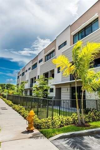 835 NE 17th Ter, Fort Lauderdale, FL 33304