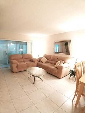 4700 Washington St, Hollywood, FL 33021